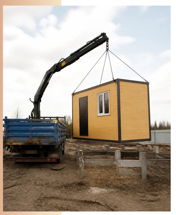 Доставка бытовок и блок-контейнеров заказчикам в Лянторе